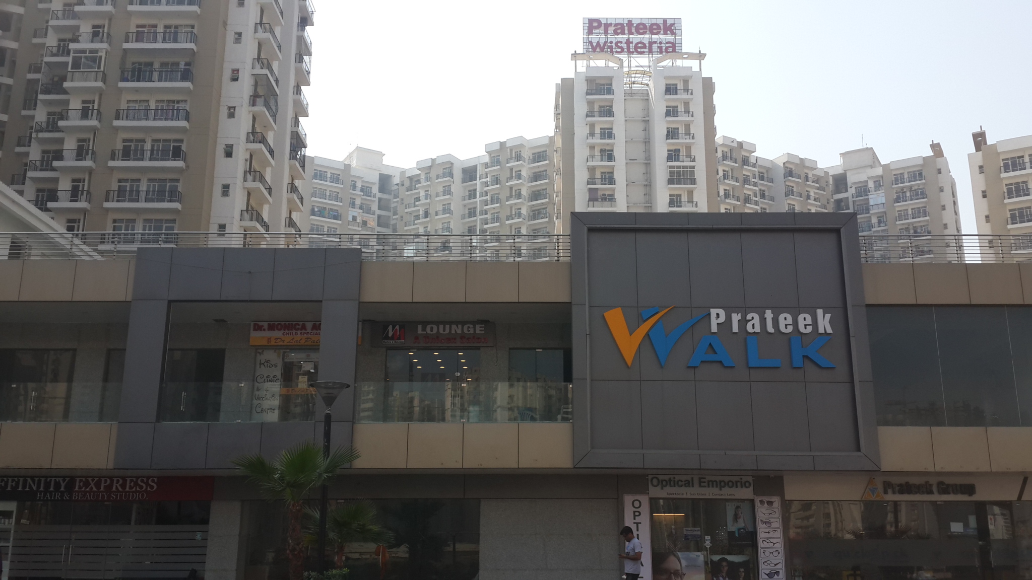 Prateek Wisteria Township Sector 77, Noida 2, 3 & 4 BHK apartments.